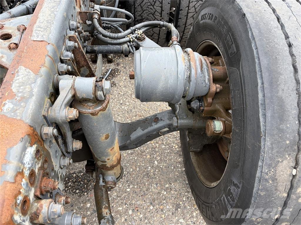 Mercedes-Benz Actros 2551 6x2 Chassis euro-6 euro-6 Autocabinati