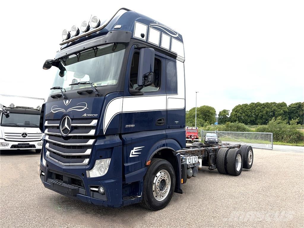 Mercedes-Benz Actros 2551 6x2 Chassis euro-6 euro-6 Autocabinati